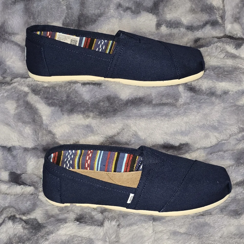 NWB TOMS Alpargata Classic Canvas Slip-On‎ Women's Navy Size 9